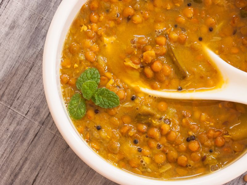 Pardina Lentils soup with curry and mint